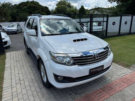 TOYOTA HILUX 3.0 SRV 4X4 CD 16V TURBO INTERCOOLER DIESEL 4P AUTOMÁTICO